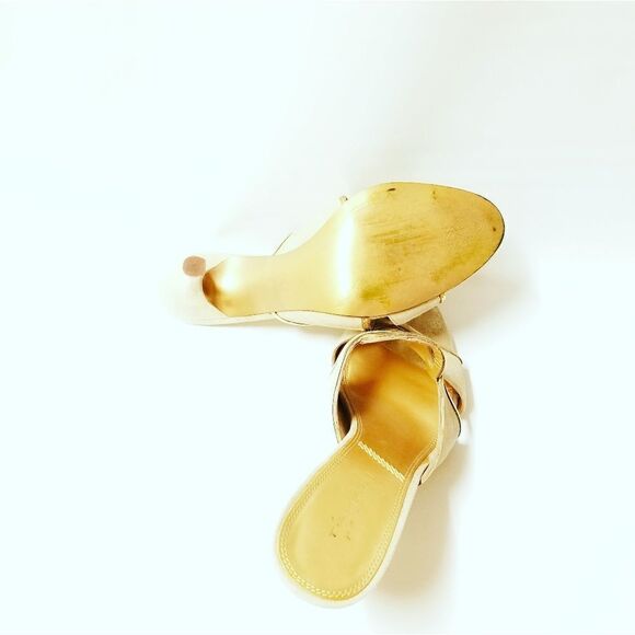 Tahari heels  - Picture 9 of 9